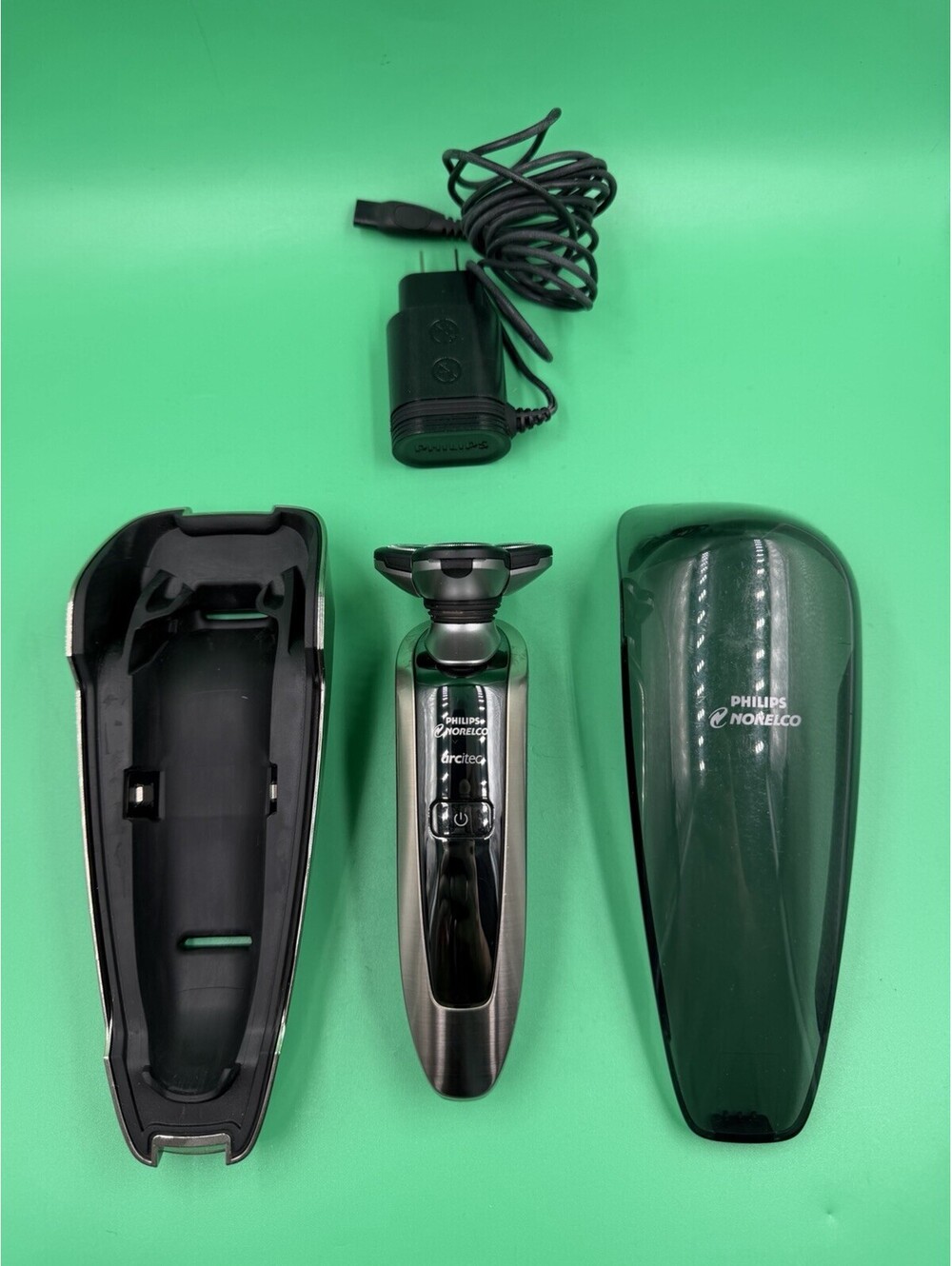 Philips Norelco Arcitec RQ10+1090X Men's Wet/Dry Cordless Saver Charger Case